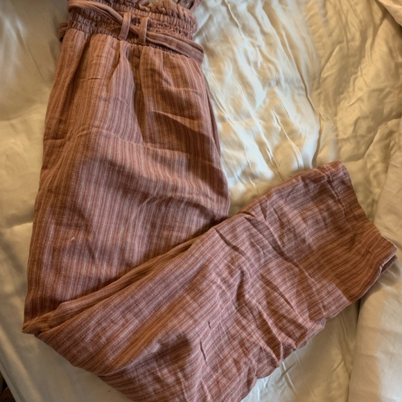 American Eagle Paperbag Pants - Picture 3 of 3